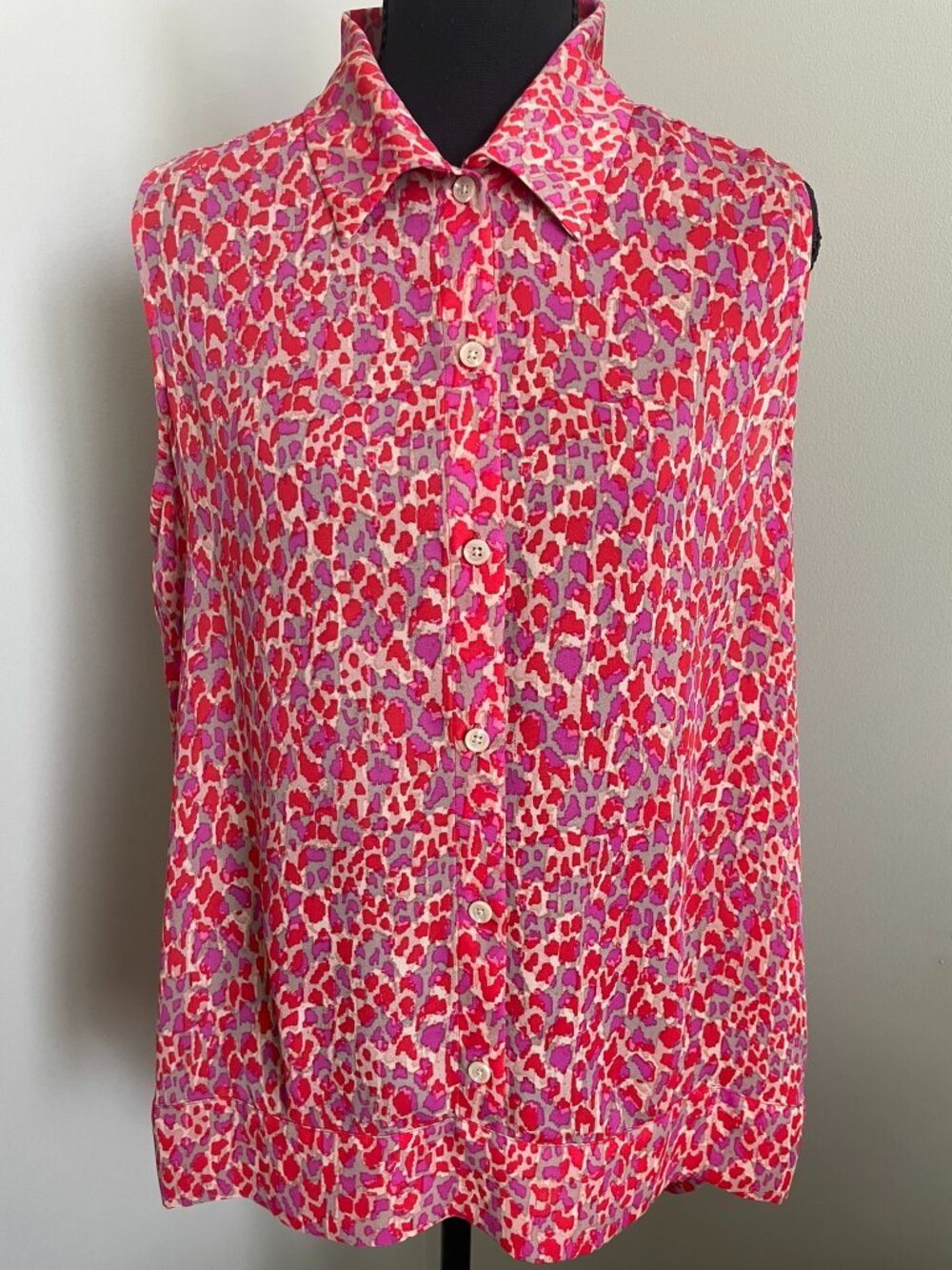 Cabi-  Vibrant Abstract Spot Sleeveless Button‑Front Blouse